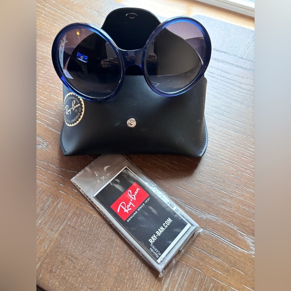 NWOT Ray-Ban Highstreet RB 4345 6531/8G Women\'s Navy Round Sunglasses With Case